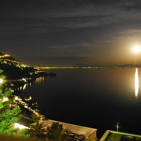 Appartamento Moonlight House Praiano Esterno foto